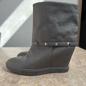Jlo studded hidden wedge boot 9.5